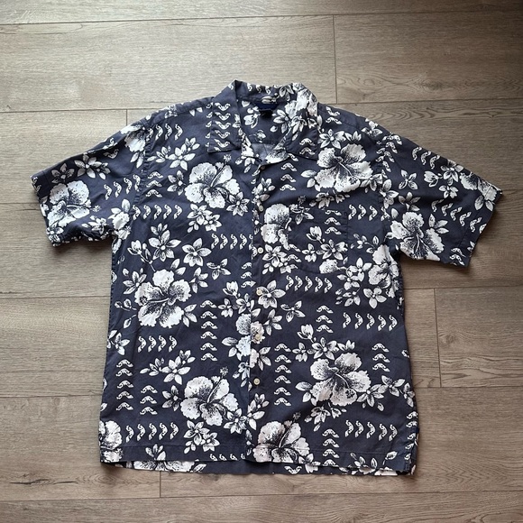 GAP Other - GAP Blue and White Hawaiian Floral Men's Shirt Size Large